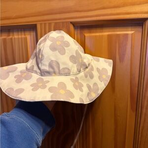 Rylee and Cru sun hat